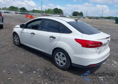 2016 Ford Focus S из США, поврежденный, VIN 1FADP3E20GL233089
